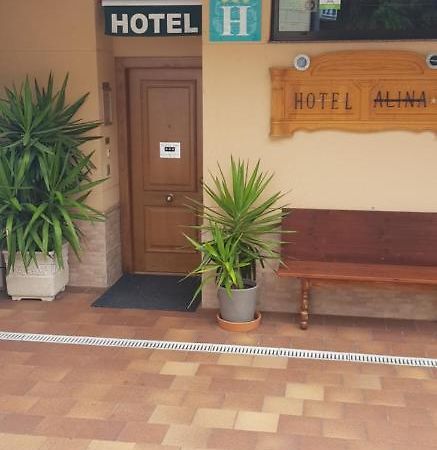 Hotel Alina Cangas De Narcea Bagian luar foto