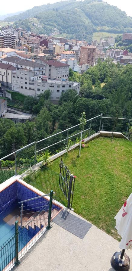 Hotel Alina Cangas De Narcea Bagian luar foto