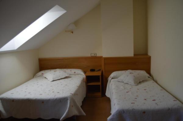 Hotel Alina Cangas De Narcea Bagian luar foto